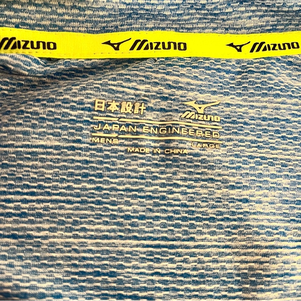Mens Mizuno Japanese engineered shirt, half zip running shirt - Picture 3 of 6